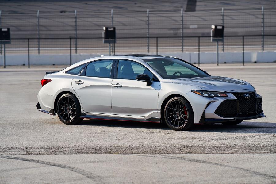  Toyota Avalon TRD 2019 года  (фото 21 из 44)